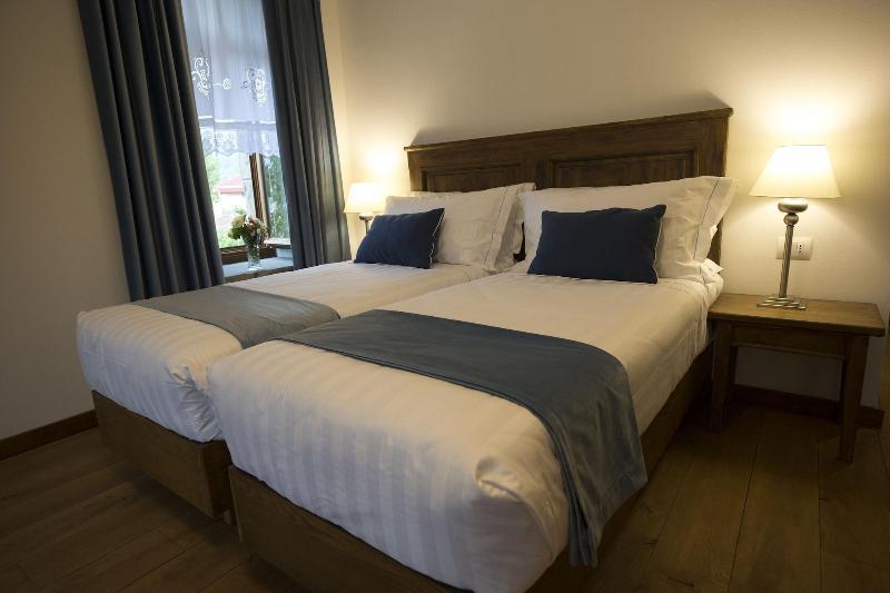 Hotel Villa Permet 4*